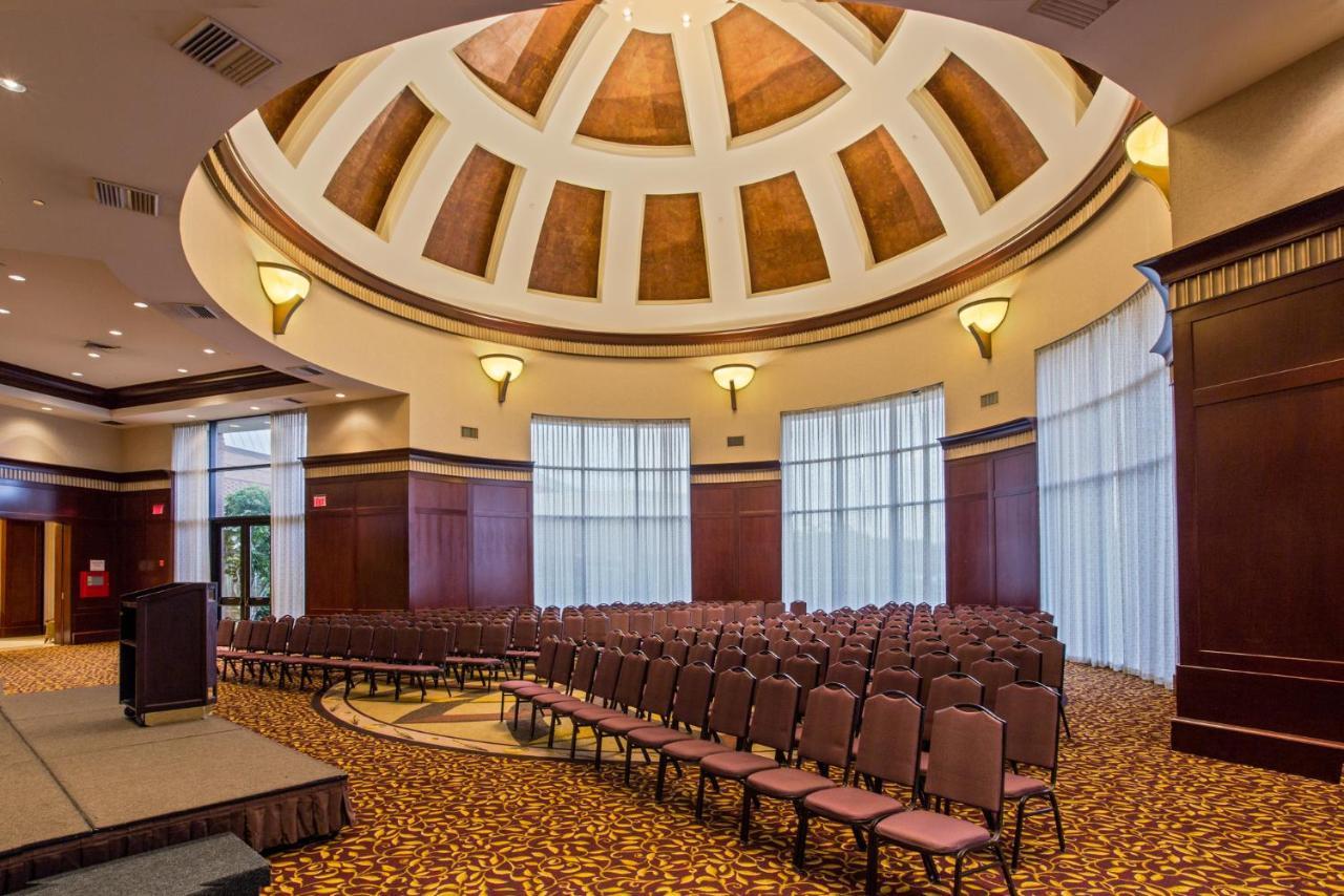 Hotel Crowne Plaza Providence-Warwick Exterior foto