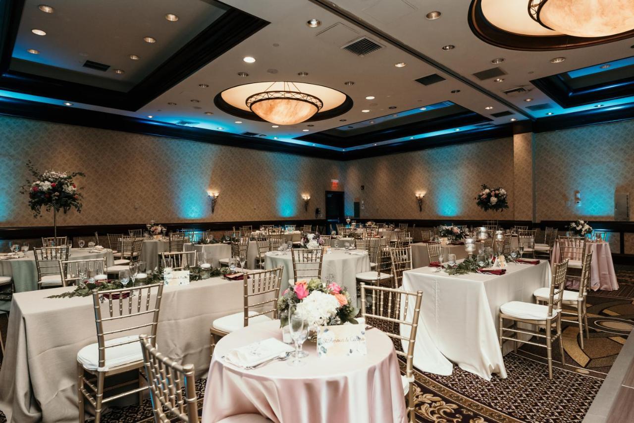 Hotel Crowne Plaza Providence-Warwick Exterior foto
